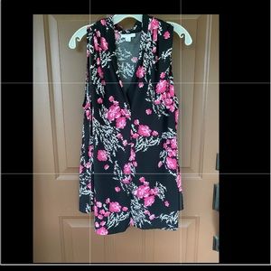 Size 1X flow-y sleeveless blouse